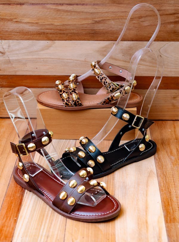 Trouver des sandales fille : confort et style en promotion !